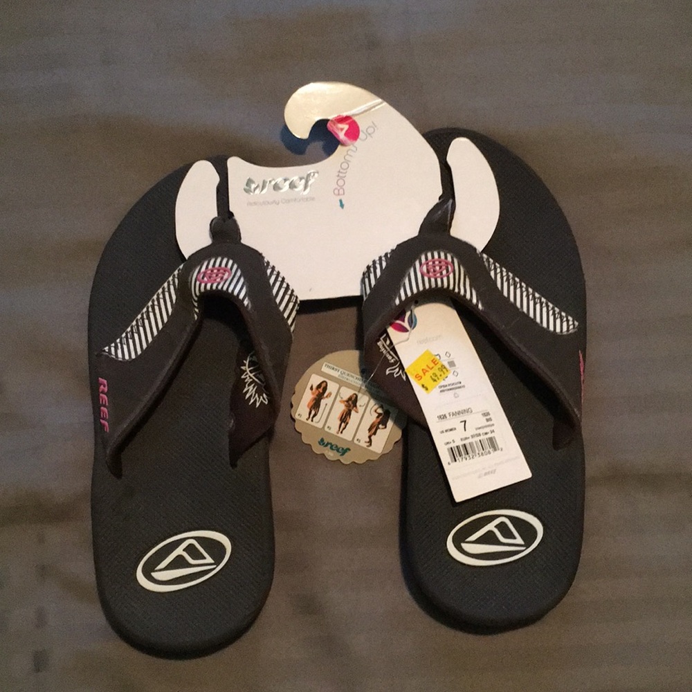 Reef size 7 flip flops
